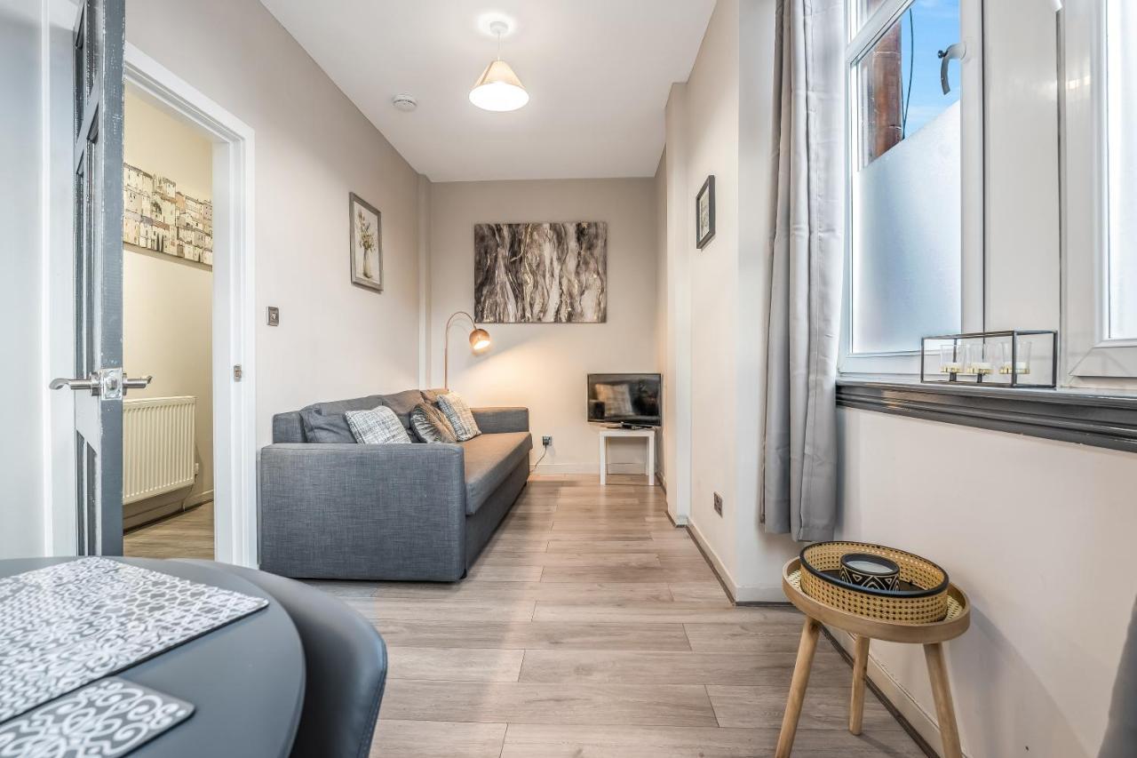 Private Ground Floor Main Door Entrance - Spacious 2 Bedroom Property - The Shore, Leith Edinburgh Bagian luar foto