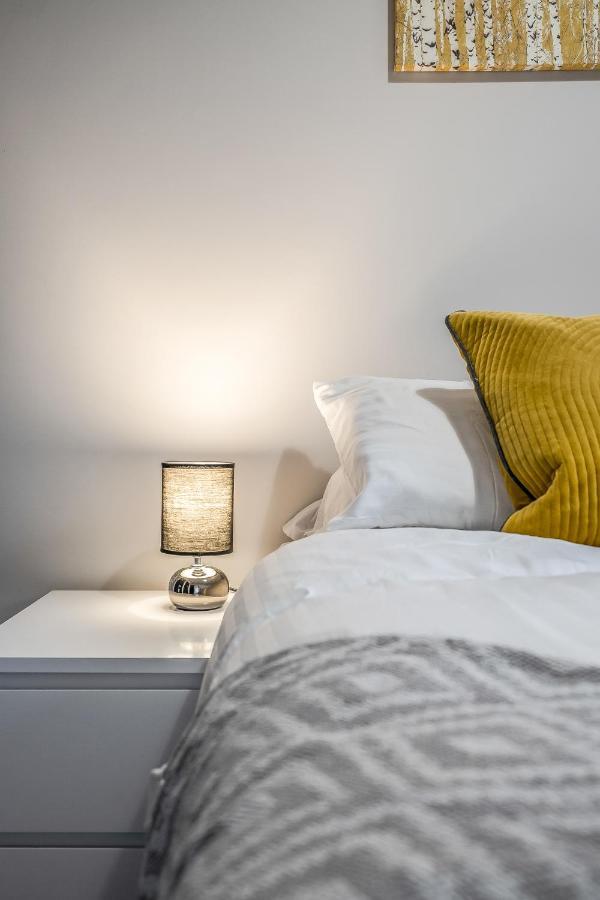 Private Ground Floor Main Door Entrance - Spacious 2 Bedroom Property - The Shore, Leith Edinburgh Bagian luar foto