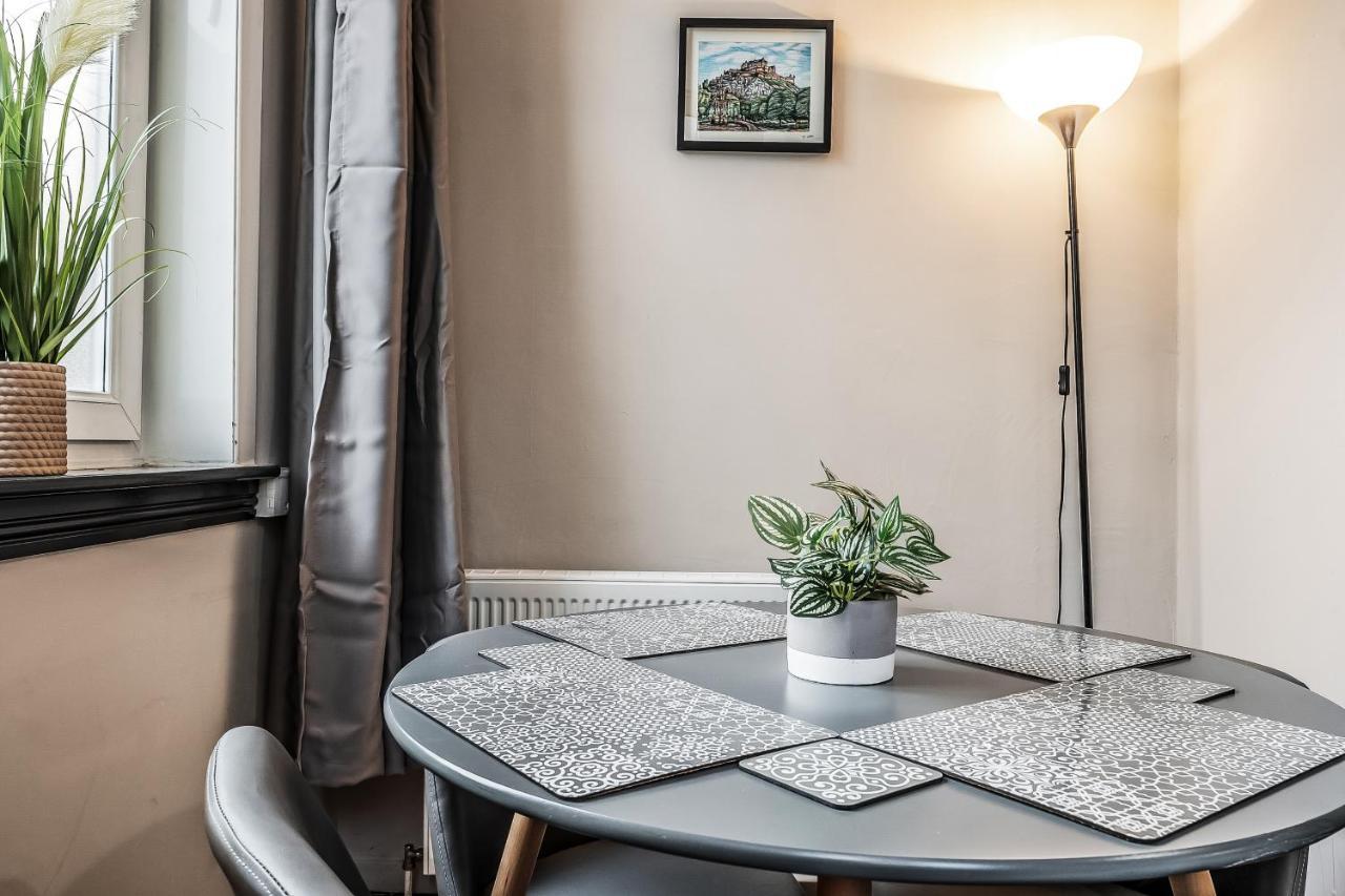Private Ground Floor Main Door Entrance - Spacious 2 Bedroom Property - The Shore, Leith Edinburgh Bagian luar foto