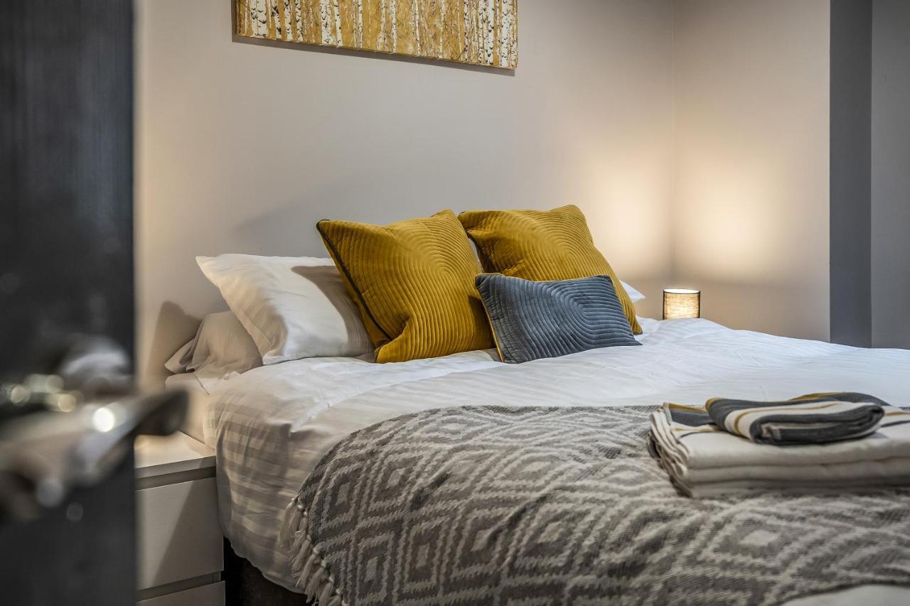 Private Ground Floor Main Door Entrance - Spacious 2 Bedroom Property - The Shore, Leith Edinburgh Bagian luar foto