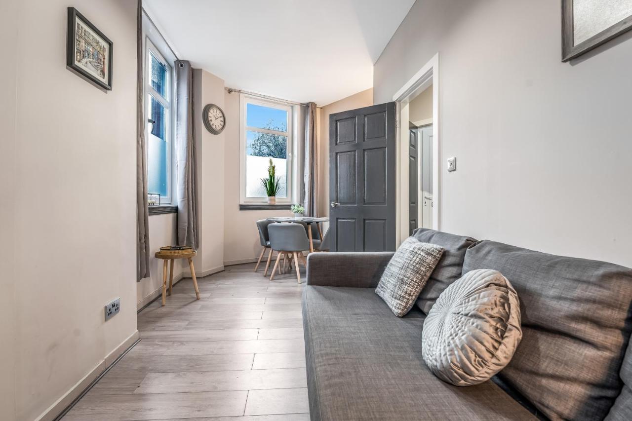 Private Ground Floor Main Door Entrance - Spacious 2 Bedroom Property - The Shore, Leith Edinburgh Bagian luar foto