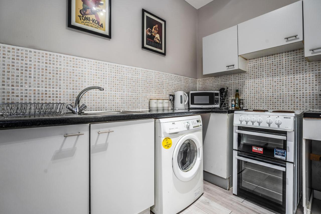 Private Ground Floor Main Door Entrance - Spacious 2 Bedroom Property - The Shore, Leith Edinburgh Bagian luar foto