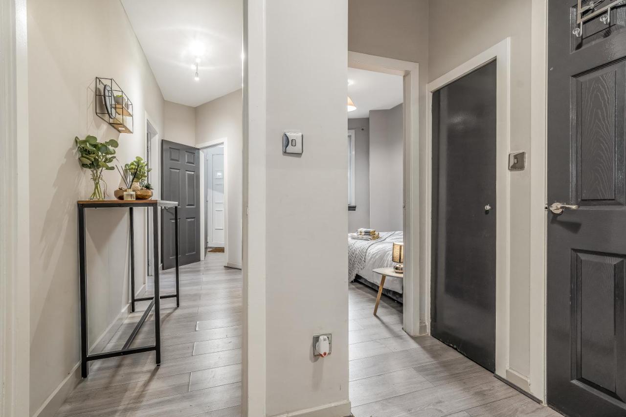 Private Ground Floor Main Door Entrance - Spacious 2 Bedroom Property - The Shore, Leith Edinburgh Bagian luar foto